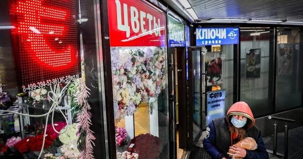 Lãi suất cao ngất giáng đòn vào 'trụ cột' chiếm 2/5 GDP Nga, gần 20 'ông lớn' bên bờ vực phá sản