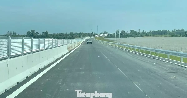Cận cảnh cao tốc Cần Thơ - Cà Mau sắp thông xe