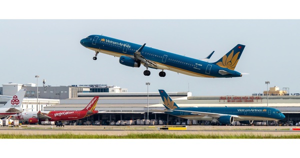 Hàng không Việt Nam phục hồi mạnh mẽ với tăng trưởng 2 con số 2025