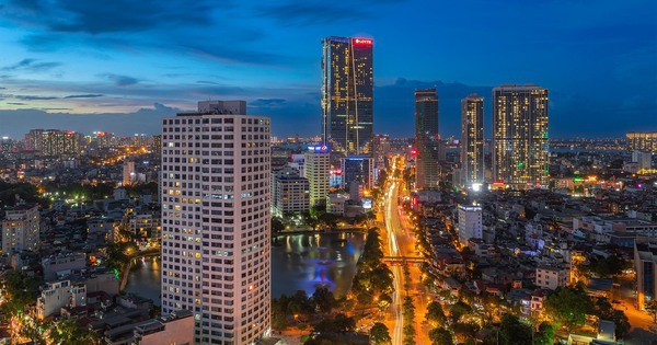 Hà Nội "phá trần" kỷ lục, bước vào "mùa vàng" tăng trưởng