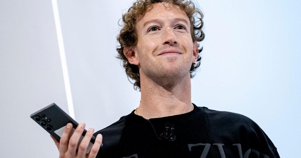 Mark Zuckerberg kéo Meta vào ‘cuộc chiến súp’ kỳ lạ với OpenAI: Đích thân tỷ phú nấu ăn mang đến nhà nhân viên để mời về làm việc
