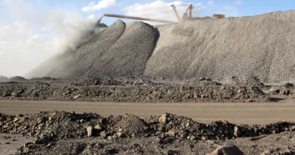 Giá đất hiếm cao gấp 3 lần thời điểm Trung Quốc siết xuất khẩu, chuyện gì đang xảy ra?