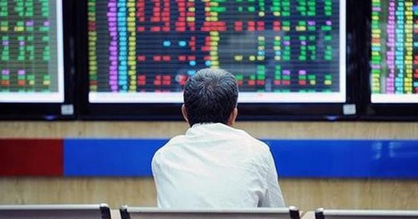 Thị trường chứng khoán sẽ ra sao khi lãi suất huy động rục rịch tăng?