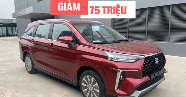 Toyota Veloz Cross giảm tới 75 triệu đồng, giá thực tế thấp hơn cả CUV hạng A