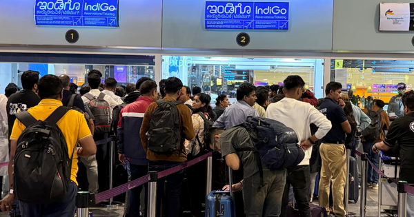 Ngành hàng không Ấn Độ hỗn loạn, 1.000 chuyến bay bị huỷ chỉ trong vài ngày: Điều gì khiến hàng nghìn hành khách mắc kẹt?