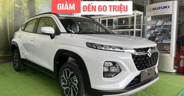 Suzuki Fronx tiếp tục giảm giá: Nhiều nhất đến 60 triệu đồng, giá thực tế còn thấp hơn Raize, Sonet, Venue