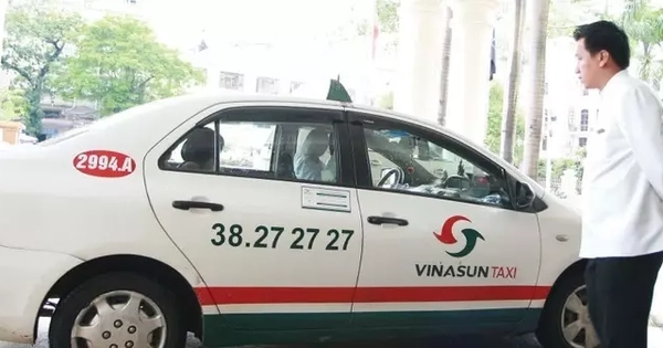 Chủ tịch, CEO doanh nghiệp đua nhau mua cổ phiếu