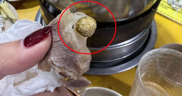 Quán bò nhúng dấm ở Hà Nội bị khách tố có dòi: Sáng quản lý phủ nhận, trưa quán dừng hoạt động