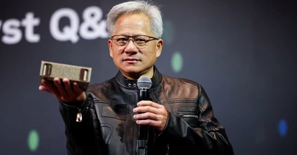 CEO Nvidia Jensen Huang chỉ ra lợi thế cực lớn của Trung Quốc so với Mỹ giữa cơn sốt AI