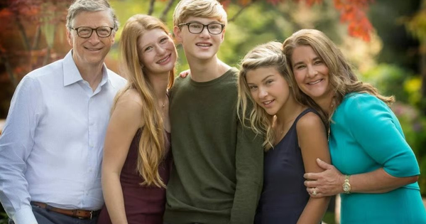 Chân dung con trai duy nhất của Bill Gates: Sinh ra trong biệt thự 66.000 m2 nhưng không được dùng điện thoại trước 14 tuổi, ăn xong phải tự rửa bát