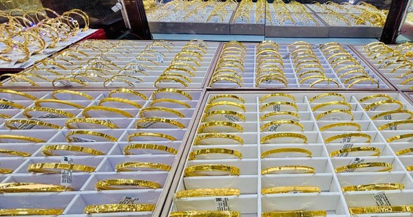 Giá vàng nhẫn, vàng miếng sáng 9/12: Đồng loạt giảm chờ quyết định của Fed