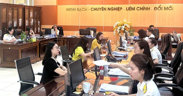 Công chức thuế có thể được hỗ trợ thêm 100% lương từ 1-7-2026