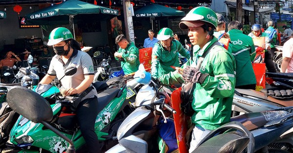 Kiến nghị đóng BHXH bắt buộc đối với tài xế xe ôm công nghệ, người làm việc trực tuyến