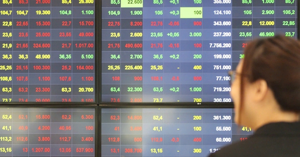 Đua nhau phát hành cổ phiếu, lên sàn