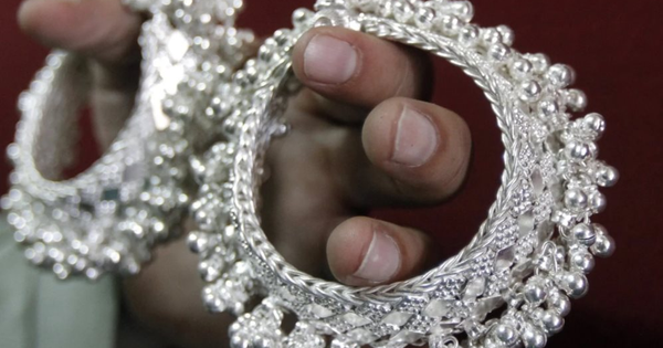 Một tài sản giá tăng 102%, bỏ xa vàng, dự kiến chưa dừng đà tăng: Gây sốt từ giới đầu tư đến nhà sản xuất