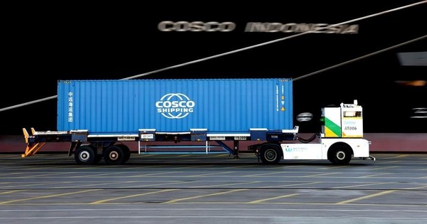 Phát hiện đoàn xe tải không người lái Trung Quốc chạy lặng lẽ ở khu cảng đông đúc bậc nhất thế giới - chuyên gia châu Âu thừa nhận: 'đừng bao giờ nghi ngờ khả năng của họ nữa'