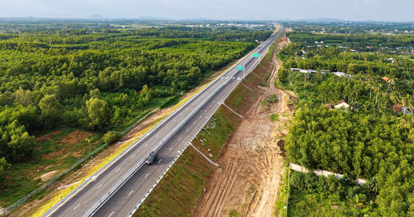 Ngắm cao tốc hơn 20.400 tỷ đồng chuẩn bị khánh thành: Có hầm lớn nhất cao tốc Bắc-Nam, về đích trước 8 tháng nhờ phương pháp đào hầm đặc biệt của Đèo Cả