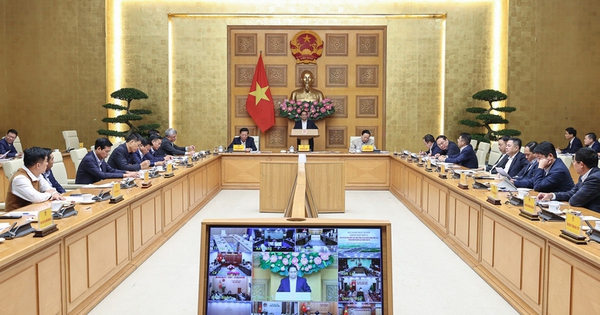 19/12/2025 hoàn thành, thông xe kỹ thuật 3.188 km đường bộ cao tốc, hoàn thành 1.700 km đường bộ ven biển