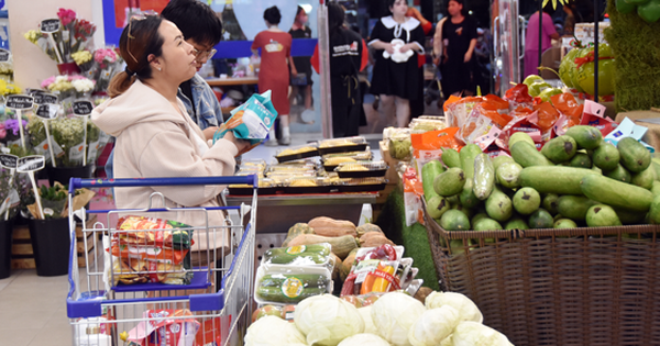 Gồng sức kìm giữ giá cả hàng hóa