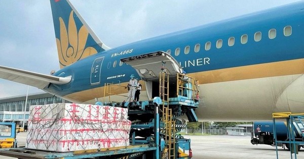 Một 'đại gia' ngành hàng không chốt ngày chi trả cổ tức tiền mặt tỷ lệ 25%