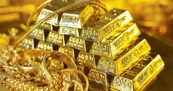 Giá vàng thế giới tăng mạnh, lên sát đỉnh lịch sử