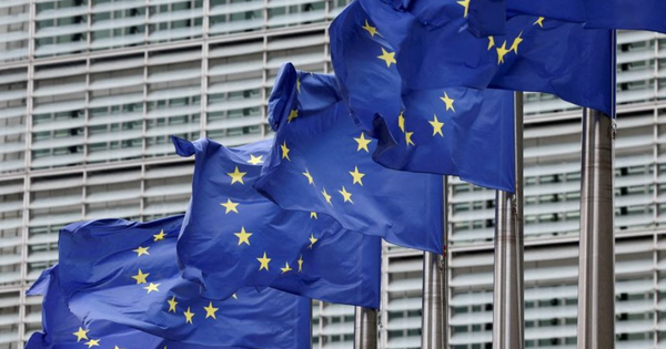 EU thống nhất đóng băng vô thời hạn tài sản Nga, 'nhấc bỏ' tảng đá ngáng đường Ukraine