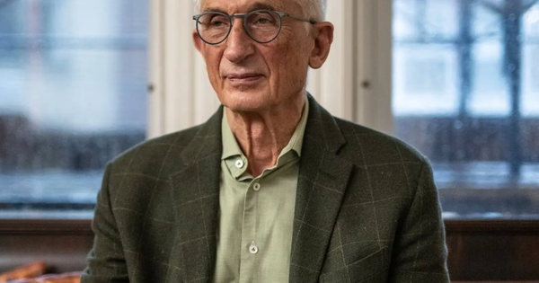 Cụ ông bị lừa chuyển khoản 2,2 tỷ đồng sau khi tải một ứng dụng