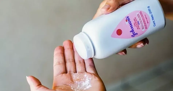 Hãng Johnson & Johnson bị buộc bồi thường 40 triệu USD trong vụ kiện phấn rôm gây ung thư