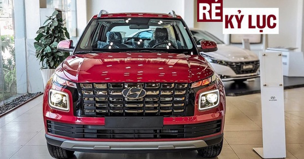 Loạt SUV nhỏ đua giảm giá cuối năm tại Việt Nam: Venue rẻ nhất từ 475 triệu, Fronx cũng còn dưới 500 triệu đồng