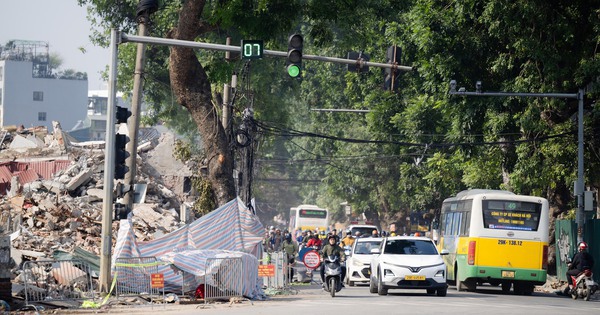 Toàn cảnh hiện trạng đường Đê La Thành sau khi được giải toả để xây đường vành đai 1