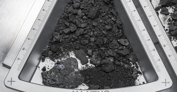 Một thiên thể đang bay quanh Mặt Trời chứa TẤT CẢ thành phần tạo nên sự sống