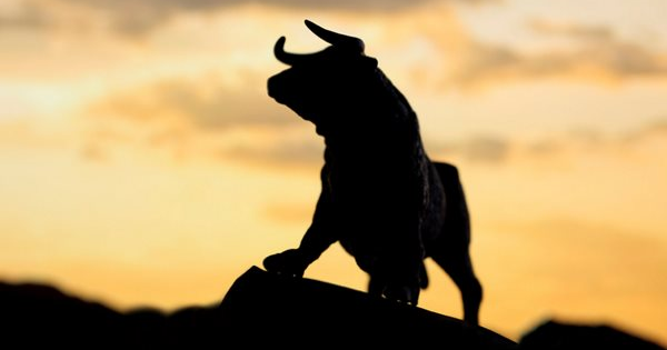 Một CTCK dự báo VN-Index sẽ tăng vượt đỉnh cũ vào năm sau, kịch bản tích cực có thể lên 2.188 điểm