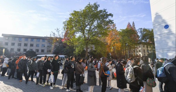 Kỷ lục: 3,7 triệu lao động trẻ Trung Quốc thi công chức, tỷ lệ chọi 1/100, có nơi 6.470 hồ sơ nộp cho 1 vị trí