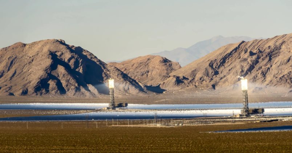 Mỹ ‘ngậm đắng nuốt cay’ đánh mất kho báu 2 tỷ USD trải rộng bằng 1.820 sân bóng đá giữa sa mạc: Công nghệ đỉnh cao thế giới tụt hậu sau vài năm, đốt tiền tỷ không sinh lời