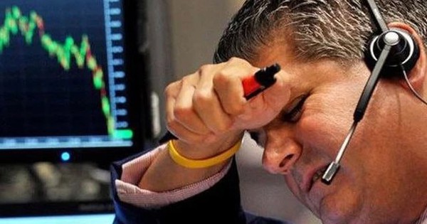 Tự doanh CTCK quay đầu "xả" hàng trăm tỷ đồng cổ phiếu Việt Nam trong phiên 17/12, mã nào là tâm điểm?