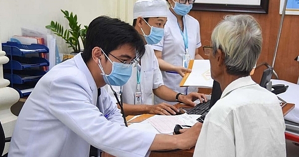 Người cao tuổi đón tin vui về Bảo hiểm y tế