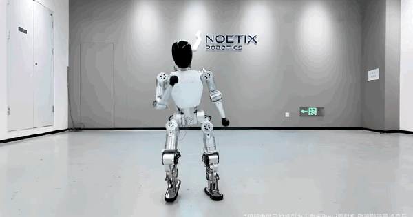 Robot hình người Trung Quốc giá ngang iPhone 17 Pro Max: Chưa phải cú nổ lớn nhưng thế giới vẫn dõi theo