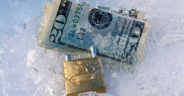 EU quyết định không 'đụng vào' 200 tỷ USD tài sản bị đóng băng của Nga