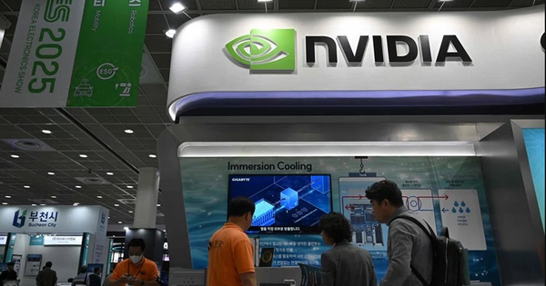 Tại sao Trung Quốc dè dặt với chip H200 của Nvidia dù được nới lỏng hạn chế?