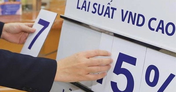 Lãi suất tiết kiệm tiếp tục tăng: Có ngân hàng cộng thêm tới 1,2%/năm