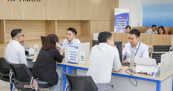 Thủ tướng yêu cầu hoàn thành 100% thủ tục doanh nghiệp trực tuyến trong năm 2025