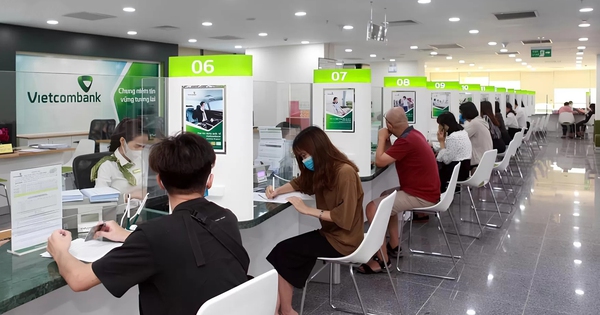 Từ 1/1/2026, Vietcombank, VietinBank, Agribank, BIDV... ngừng chấp nhận loại giấy tờ này, ai chưa cập nhật bị ngừng giao dịch rút tiền/ chuyển tiền