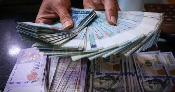 Láng giềng nước ta sở hữu đồng tiền mạnh nhất châu Á