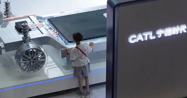 Hạ tầng AI toàn cầu gặp khó vì 'khát' điện: Trung Quốc tung lời giải bằng công nghệ pin có khả năng lưu trữ điện, thống trị gần 70% thị phần toàn cầu