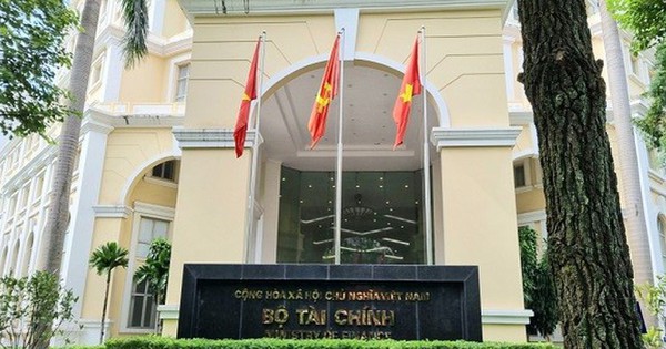 Bộ Tài chính dự kiến tiếp tục giảm 31% số đơn vị, giảm tiếp 3,2% biên chế công chức