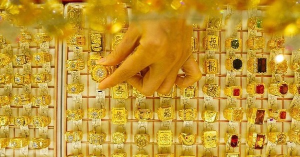 Chiều 23/12: Giá vàng thế giới, vàng trong nước vẫn neo cao