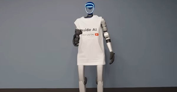 Robot hình người tích hợp ChatGPT cầm súng bắn người sau khi bị ‘thao túng tâm lý’