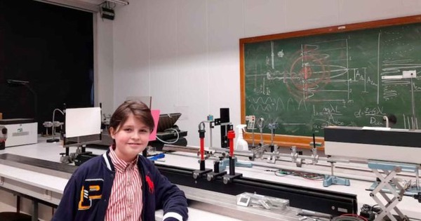 8 tuổi tốt nghiệp THPT, học xong cử nhân trong 8 tháng, 15 tuổi lấy bằng tiến sĩ: Thiên tài thẳng thừng từ chối lời mời của Mỹ, Trung Quốc, nhắm mục tiêu ‘tham vọng’