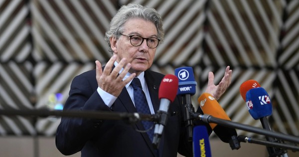 Mỹ - EU lại căng thẳng về việc cấm nhập cảnh