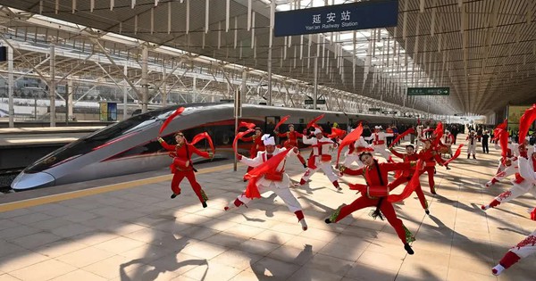 Trung Quốc vận hành tuyến đường sắt cao tốc mới, củng cố vị thế dẫn đầu toàn cầu